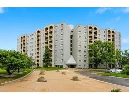 <div class="price">$154,900</div> 812 3030 Pembina Highway<br>Winnipeg, Manitoba<br><div class='bed_bath'>1 Bed | 2 Bath</div>