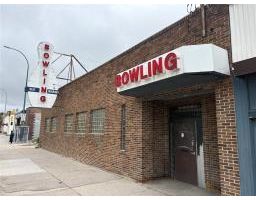 <div class="price">$1,595,000</div> 1136 Main Street<br>Winnipeg, Manitoba<br>